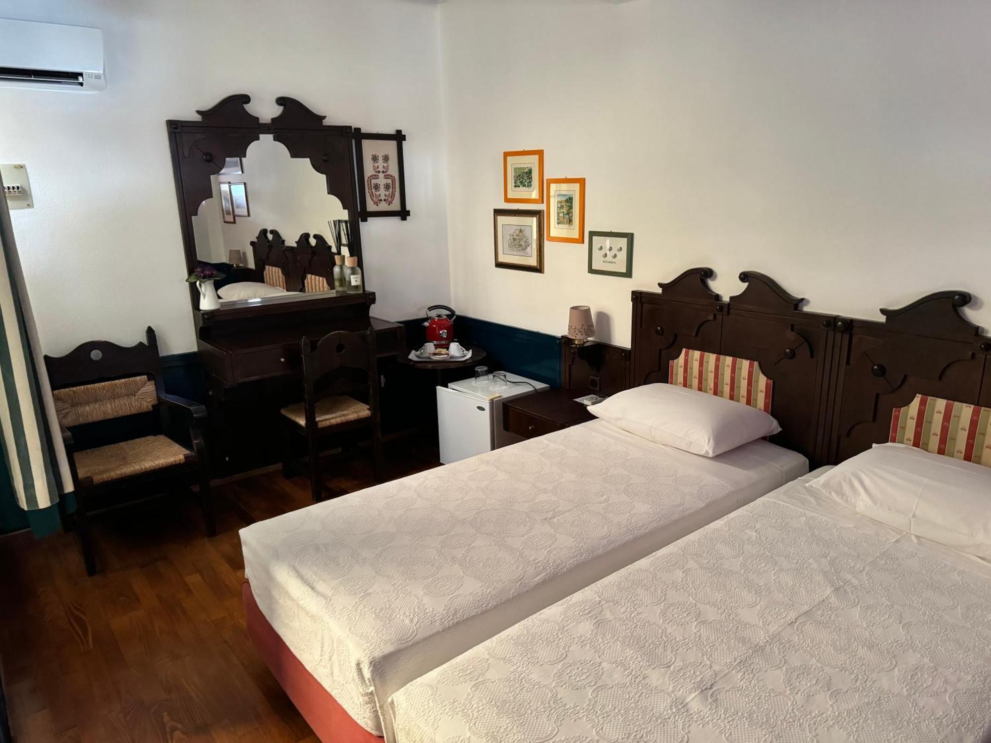 Hotel Aliki Simi Eksteriør billede