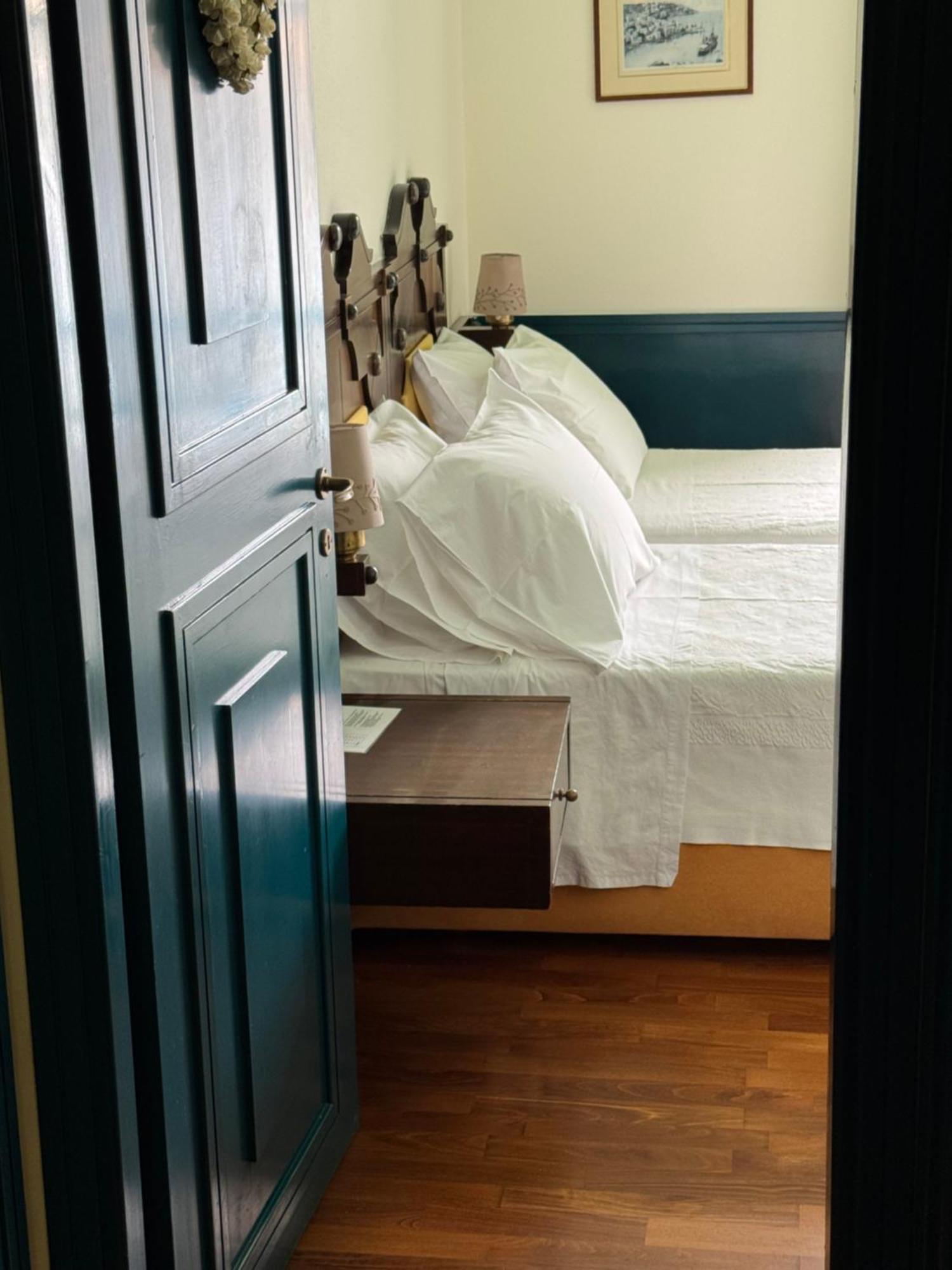 Hotel Aliki Simi Eksteriør billede